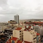 - Do Relogio Apartment *